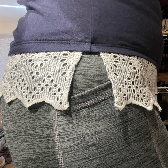 TALBOTS NAVY BLUE EUC COTTON JERSEY KNIT LONG SLEEVE TOP BLOUSE CUTOUT LACE TRIM - Picture 3 of 12